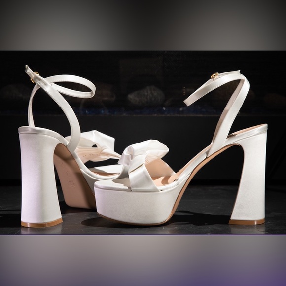 GIANVITO ROSSI
70 bow-embellished satin platform sandals- size 38 - Picture 2 of 12